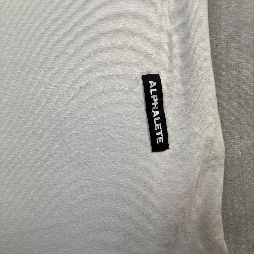 Alphalete Mens Lifestyle Fit Longline T-Shirt Grey Small Curved Hem Raw Edge - Picture 2 of 4